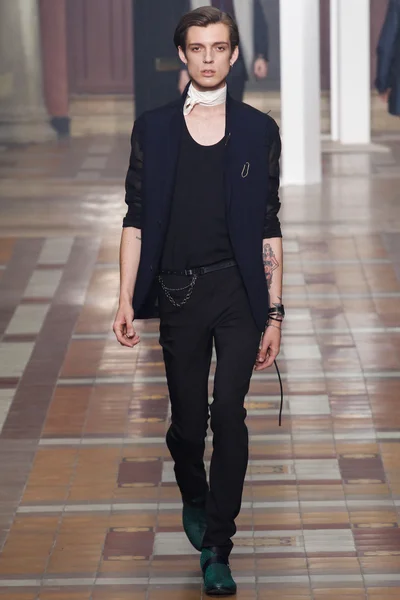 Look 8
